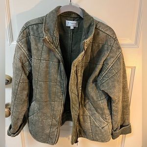 Women’s army green quilted zip-up jacket